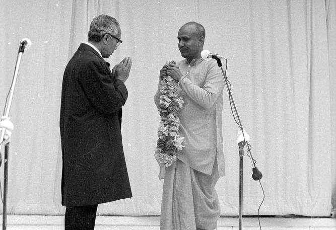 Sri Chinmoy y U Thant, 25 de mayo de 1973