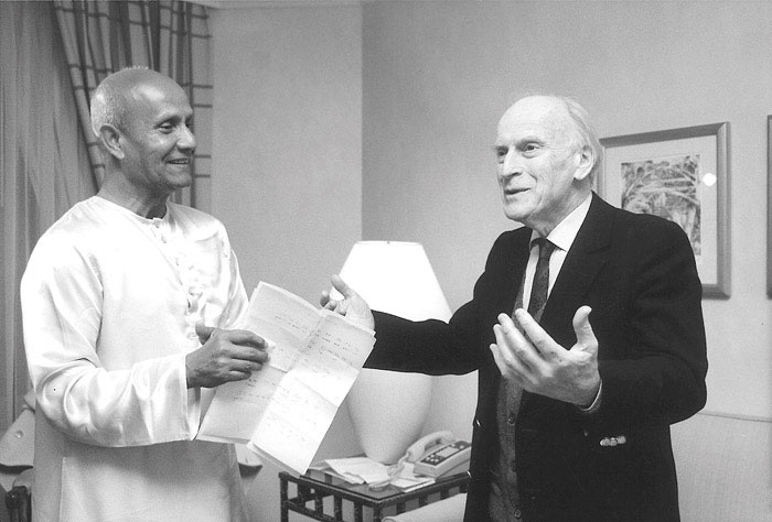 Sri Chinmoy con Yehudi Menuhin